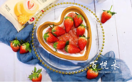 桃心草莓蛋糕，滿滿的草莓香氣，漂亮又美味